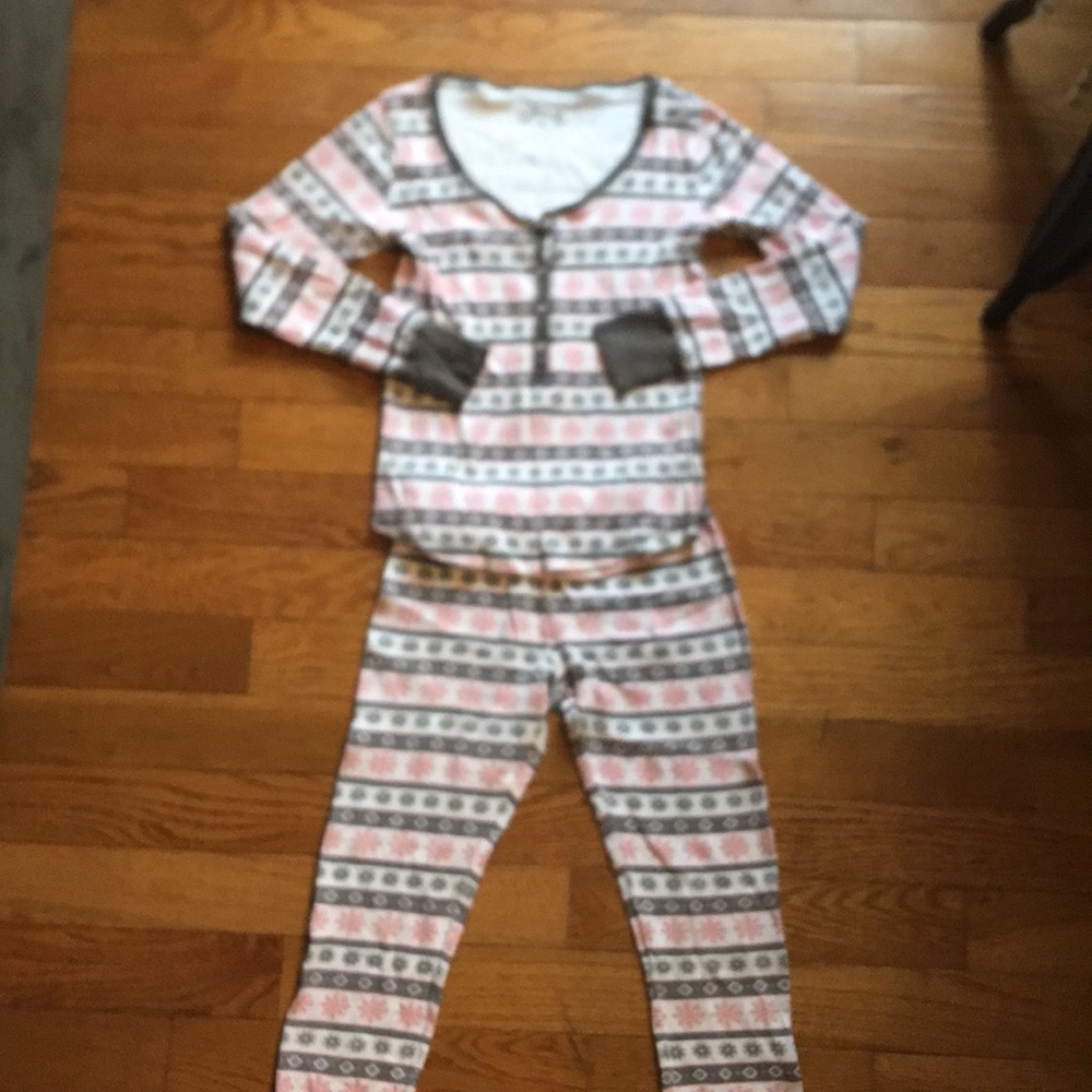 Kittenish pajama set